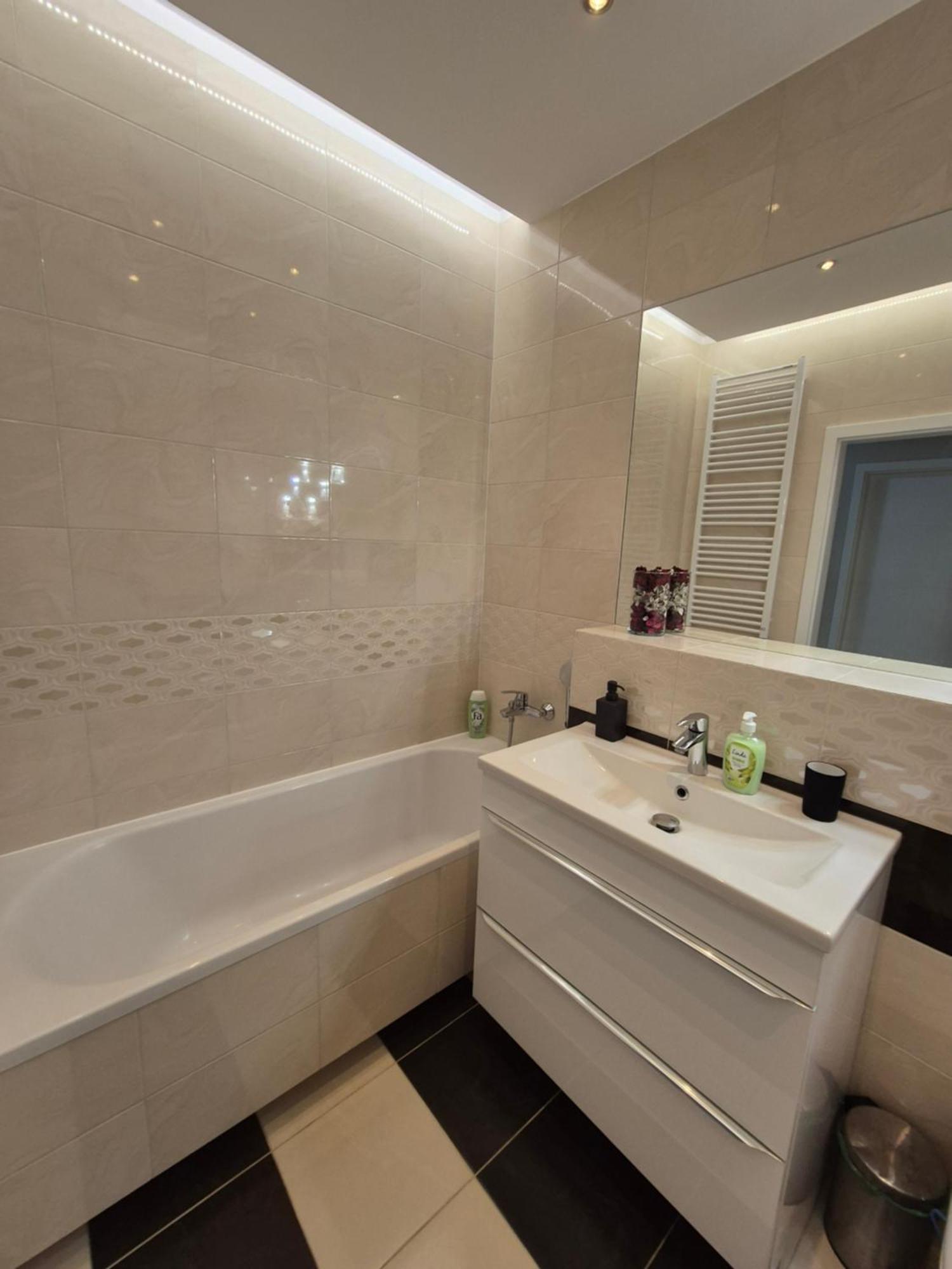 Big 21 Old Town Lux Apartment, Self Check-In 24H, Free Parking Poznan Ngoại thất bức ảnh